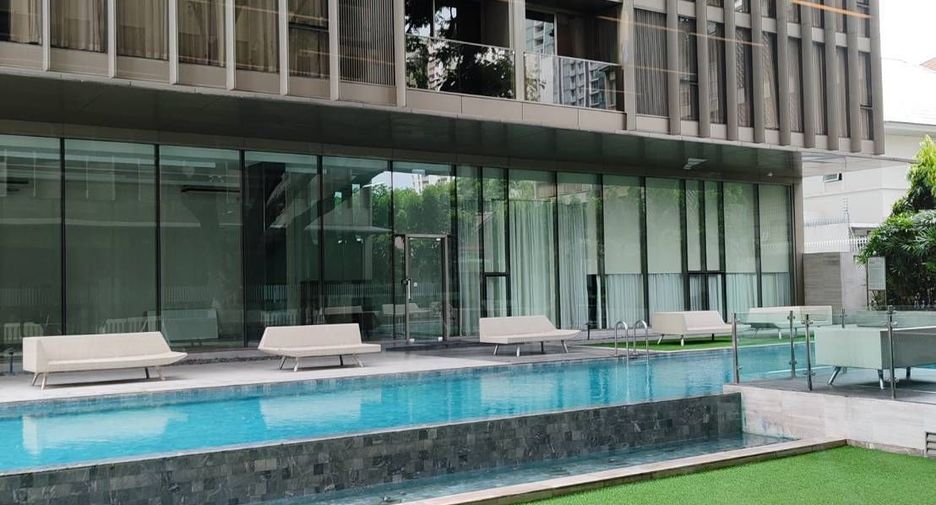 For rent 2 bedrooms condo in Khlong Toei, Bangkok