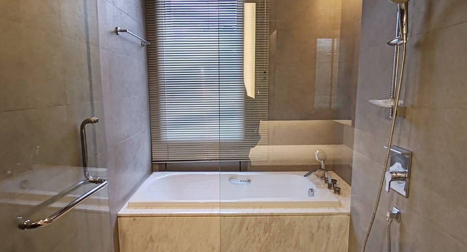 For rent 2 bedrooms condo in Khlong Toei, Bangkok