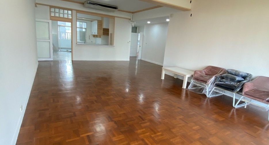 Apartment zur Miete mit 3 Zimmer in Watthana, Bangkok