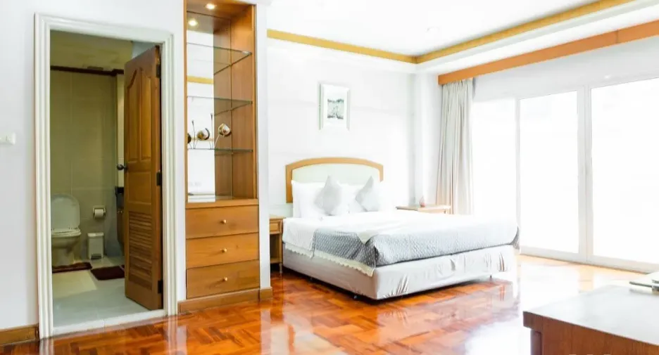 For rent 2 bedrooms apartment in Watthana, Bangkok
