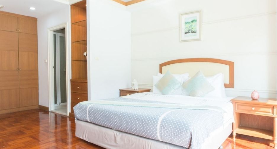 For rent 2 bedrooms apartment in Watthana, Bangkok