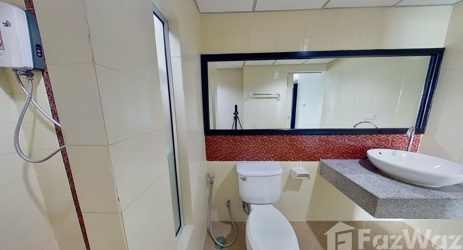 For rent 2 bedrooms apartment in Watthana, Bangkok