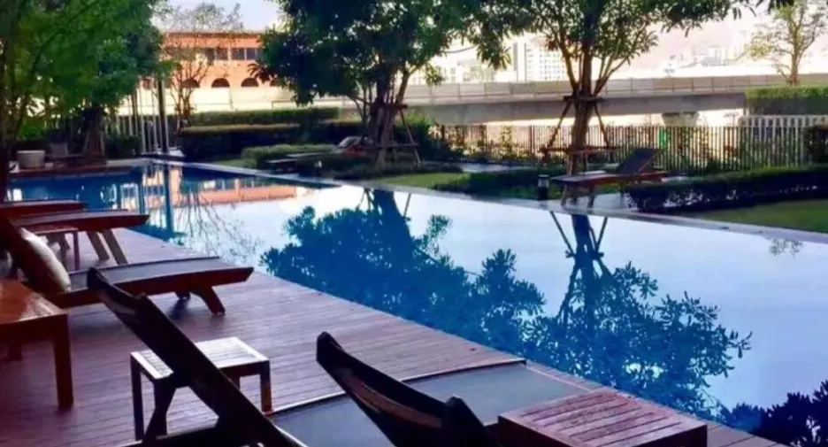 Wohnung zur Miete mit Studio in Phra Khanong, Bangkok