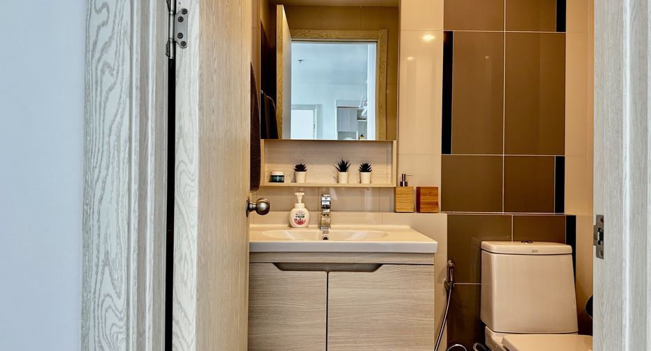 For rent 2 bedrooms condo in Suan Luang, Bangkok