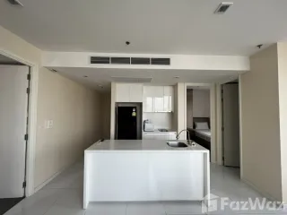 À louer 2 chambres condo à Sathon, Bangkok