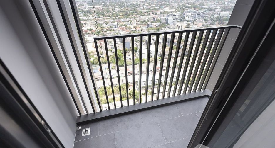For rent 1 bed condo in Phra Khanong, Bangkok