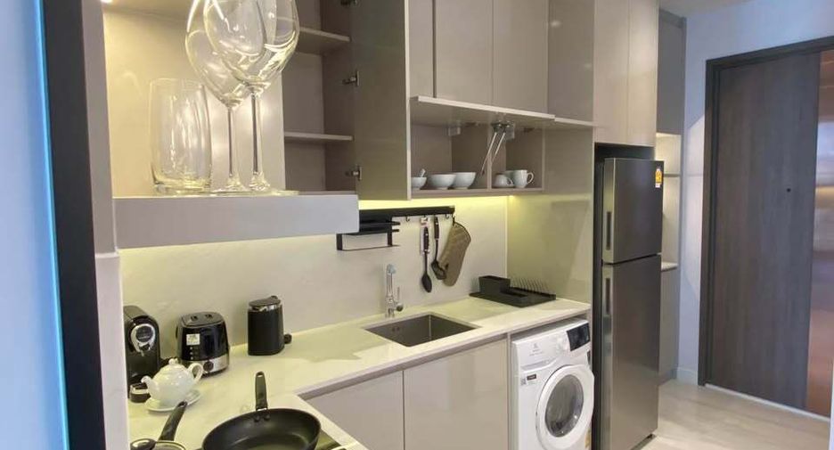 Condo en alquiler de 1 habitaciones en Sathon, Bangkok