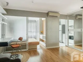 Wohnung zur Miete mit Studio in Huai Khwang, Bangkok