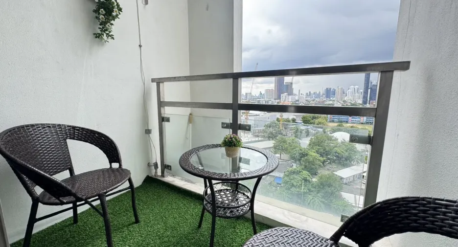 For rent 2 bedrooms condo in Khlong Toei, Bangkok