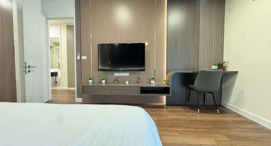 For rent 2 bedrooms condo in Khlong Toei, Bangkok