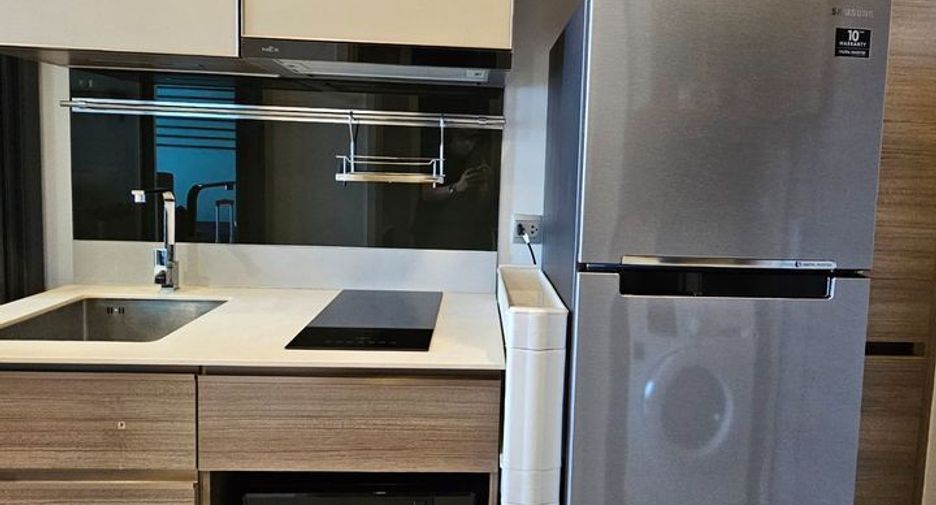 For rent 1 bed condo in Phaya Thai, Bangkok