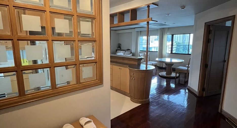 For rent 2 bedrooms apartment in Watthana, Bangkok