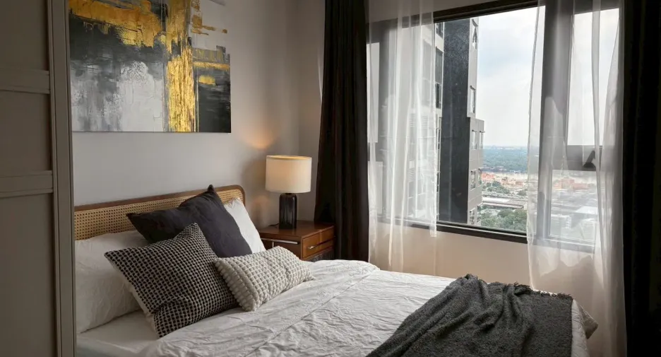 For rent studio condo in Khlong Toei, Bangkok