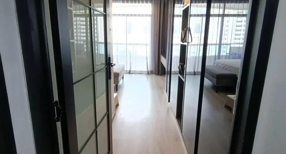 For rent 2 bedrooms condo in Watthana, Bangkok