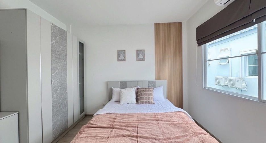 For rent 2 bedrooms townhouse in Prawet, Bangkok