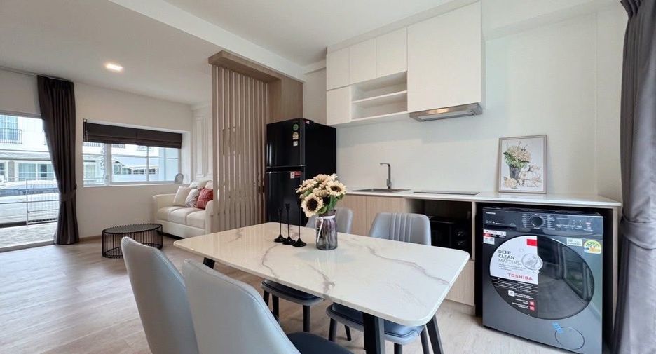 For rent 2 bedrooms townhouse in Prawet, Bangkok
