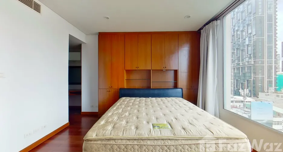 For rent 2 bedrooms condo in Pathum Wan, Bangkok