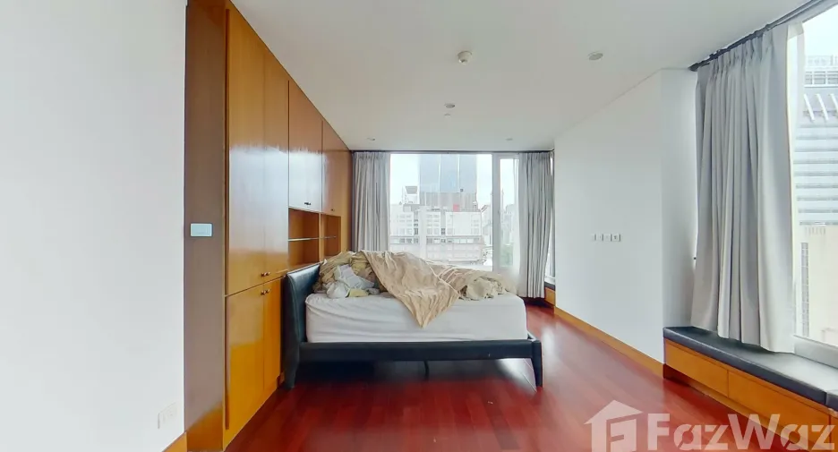 For rent 2 bedrooms condo in Pathum Wan, Bangkok