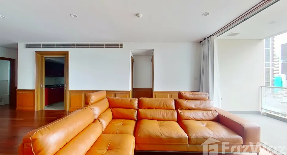 For rent 2 bedrooms condo in Pathum Wan, Bangkok