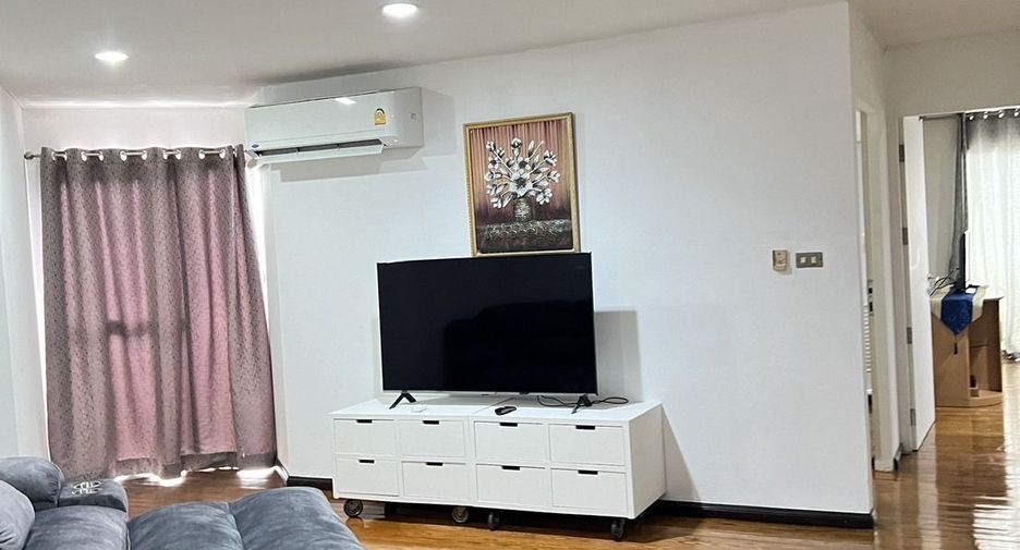 For rent 3 bedrooms condo in Watthana, Bangkok