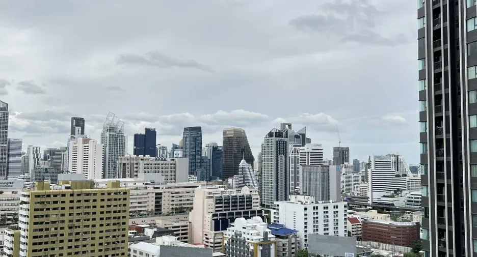 For rent 3 bedrooms condo in Watthana, Bangkok