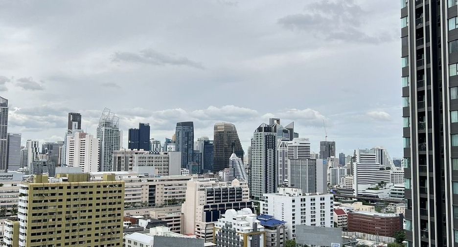 À louer 3 chambres condo à Watthana, Bangkok