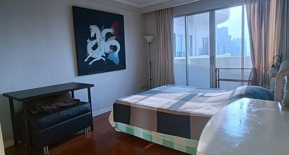 For rent 2 bedrooms condo in Watthana, Bangkok