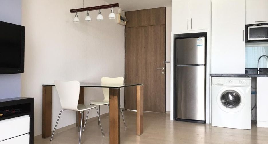 For rent 1 bed condo in Watthana, Bangkok