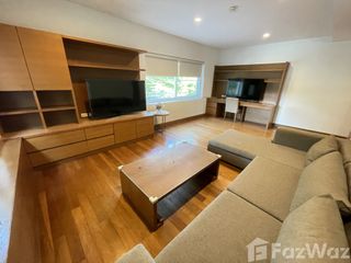 For rent 4 bedrooms house in Watthana, Bangkok