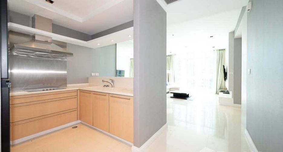 For rent 2 bedrooms condo in Pathum Wan, Bangkok