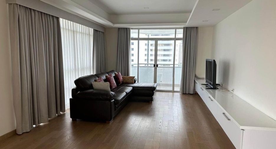 For rent 3 bedrooms condo in Watthana, Bangkok