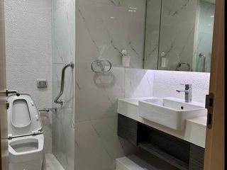 Condo en alquiler de 3 habitaciones en Watthana, Bangkok