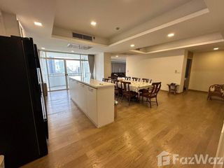 Condo en alquiler de 3 habitaciones en Watthana, Bangkok