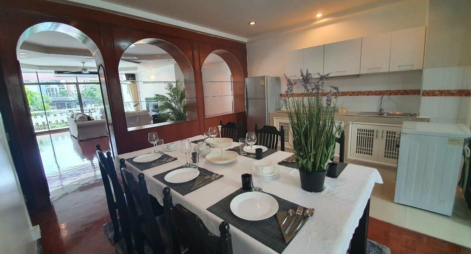 For rent 3 bedrooms condo in Watthana, Bangkok
