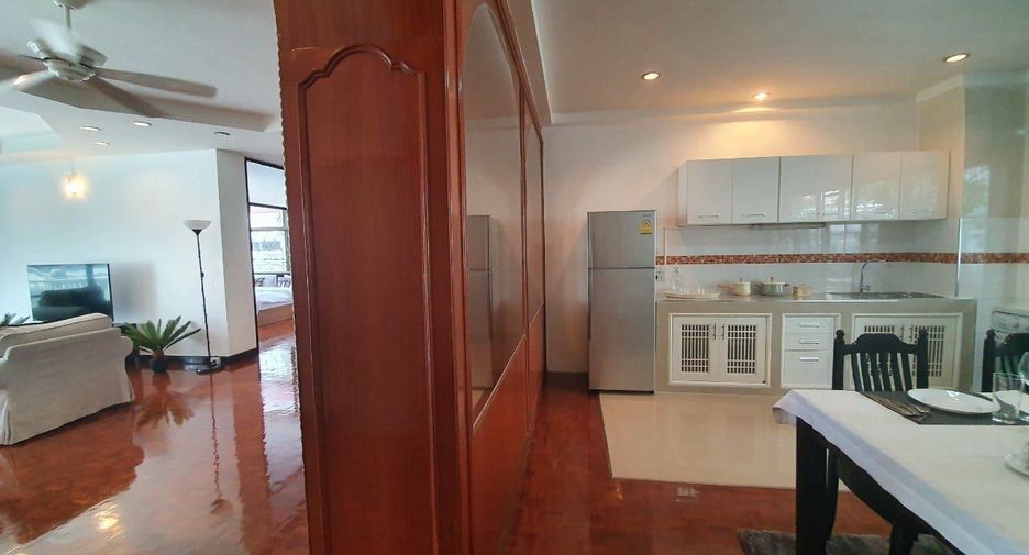For rent 3 bedrooms condo in Watthana, Bangkok