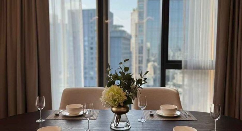 For rent 2 bedrooms condo in Khlong Toei, Bangkok