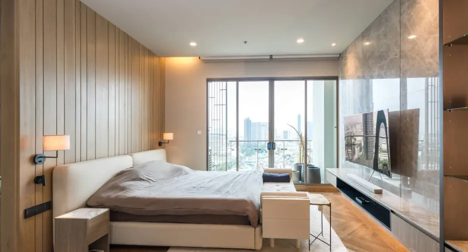 For rent 3 bedrooms condo in Watthana, Bangkok