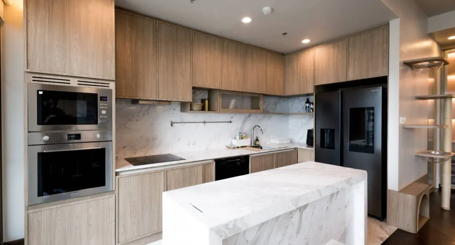 For rent 3 bedrooms condo in Watthana, Bangkok
