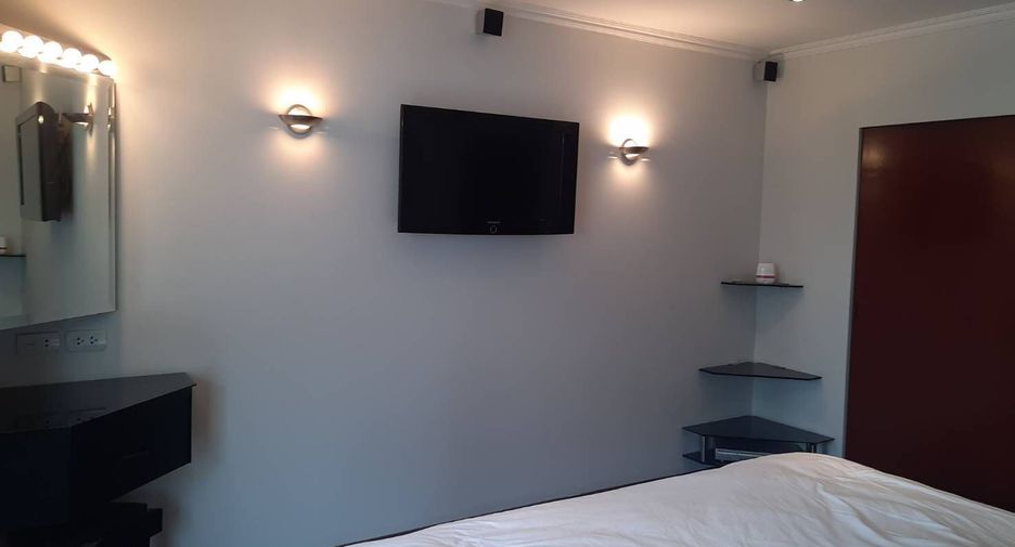 For rent 2 bedrooms condo in Sathon, Bangkok