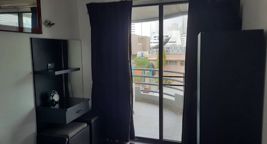 For rent 2 bedrooms condo in Sathon, Bangkok
