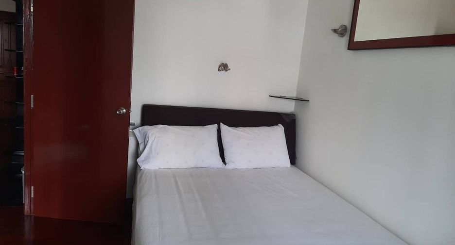 For rent 2 bedrooms condo in Sathon, Bangkok