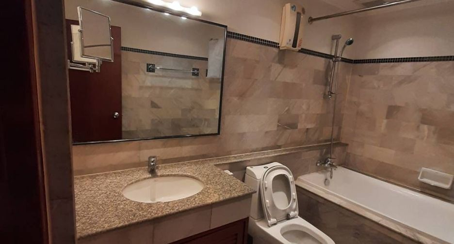 For rent 2 bedrooms condo in Sathon, Bangkok