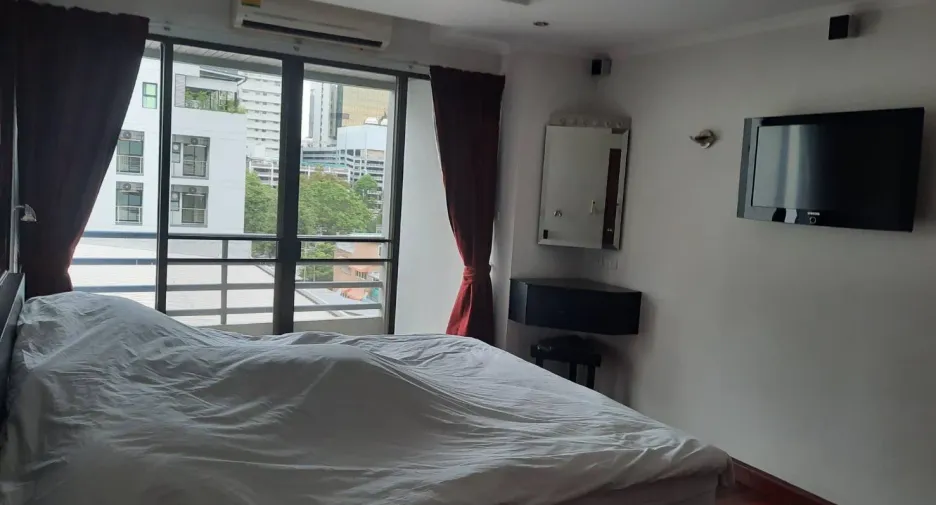 For rent 2 bedrooms condo in Sathon, Bangkok