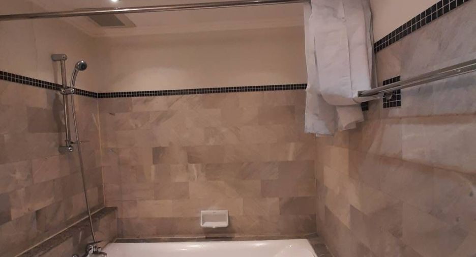 For rent 2 bedrooms condo in Sathon, Bangkok