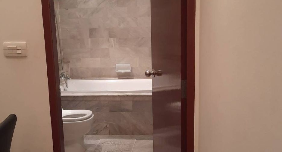 For rent 2 bedrooms condo in Sathon, Bangkok