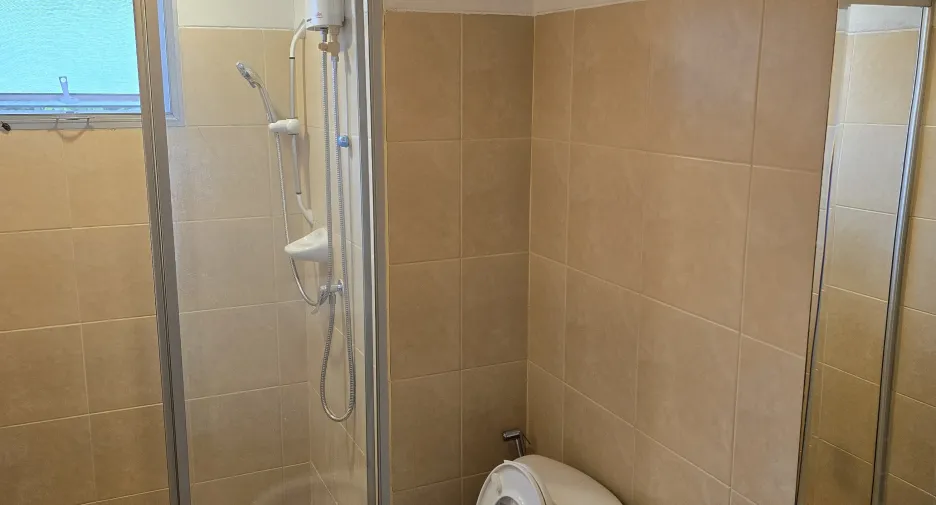 For rent 2 bedrooms condo in Huai Khwang, Bangkok