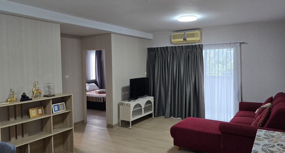 For rent 2 bedrooms condo in Huai Khwang, Bangkok