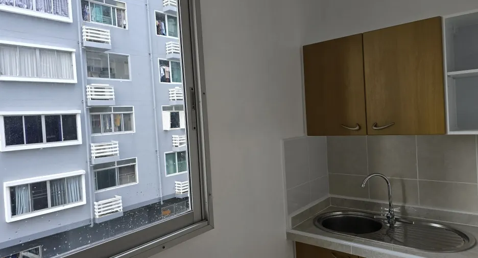 For rent 2 bedrooms condo in Huai Khwang, Bangkok