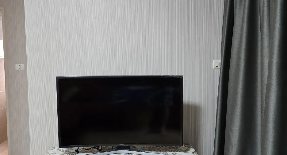 For rent 2 bedrooms condo in Huai Khwang, Bangkok