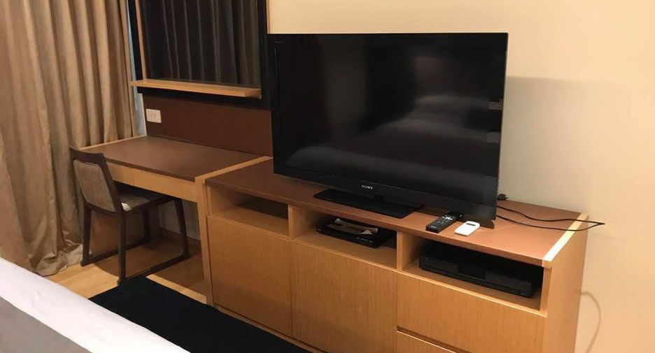 For rent 1 bed condo in Khlong Toei, Bangkok